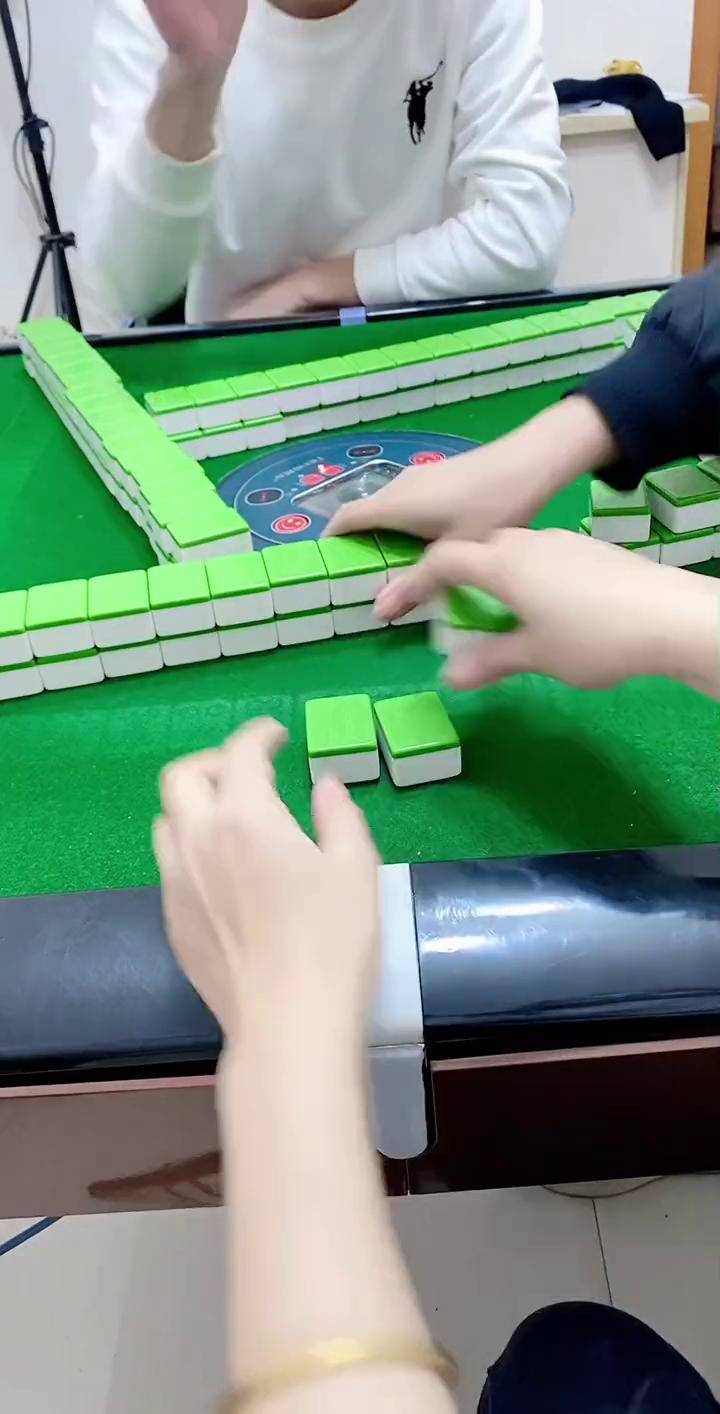 专用辅助“腾讯欢乐麻将开挂神器下载”2025开挂教程步骤-第3张图片
